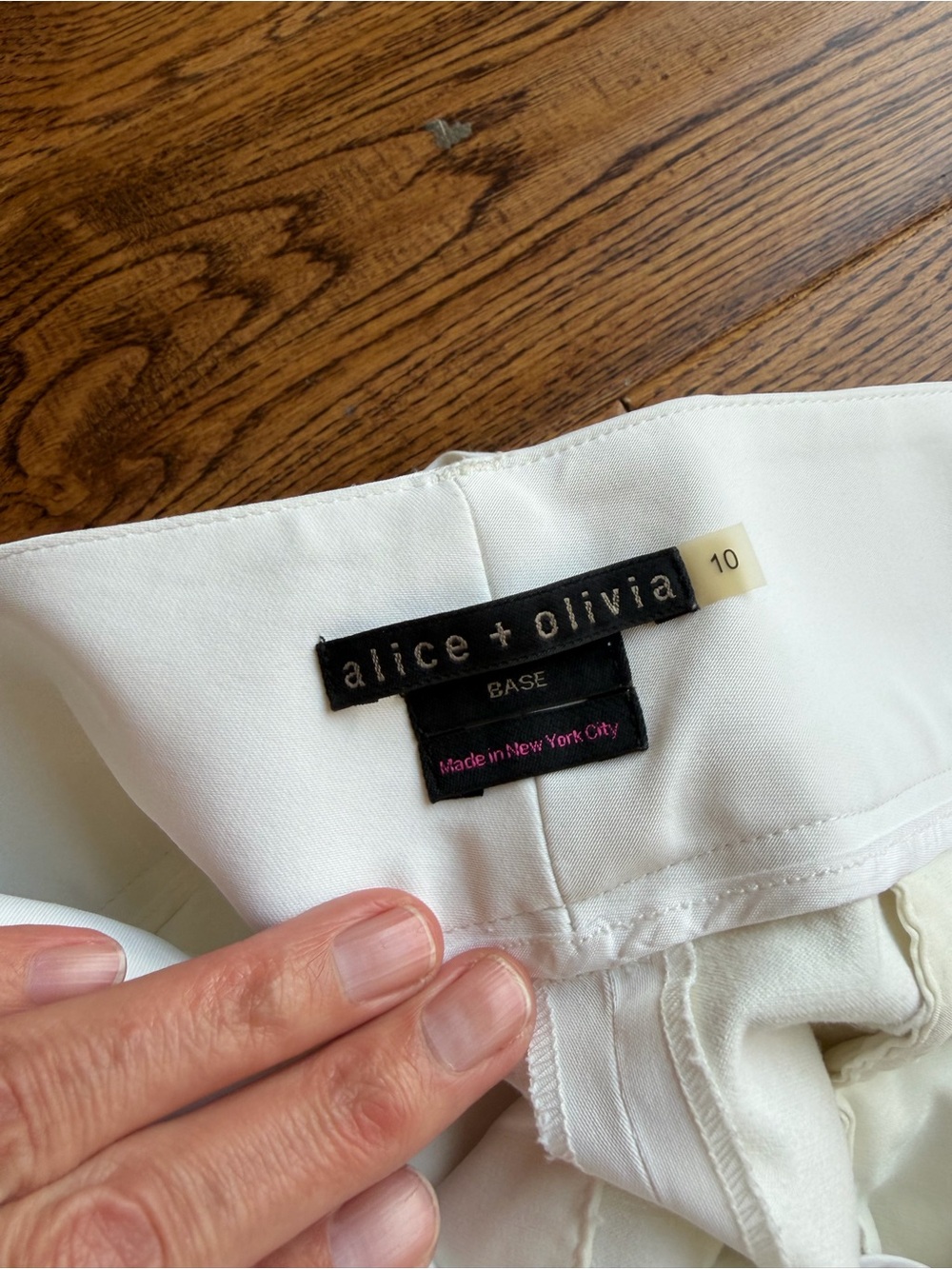 Alice + Olivia Y2K Winter White low rise Pants with pockets 10 perfect condition - Picture 8 of 8